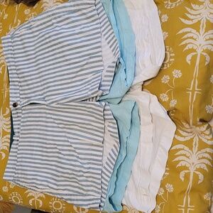 - 3 pair bundle of Old Navy Everyday Shorts 5"